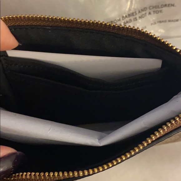 Coach corner zip wristlet - Picture 2 of 4